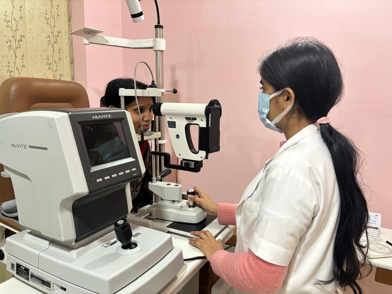 Services advance fundus camera